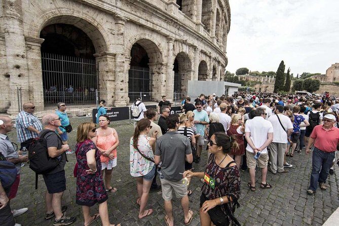 Discover Rome: Colosseum, Forum & Palatine Hill with Arena Option - Entering the Colosseum: what to watch for on the walkways